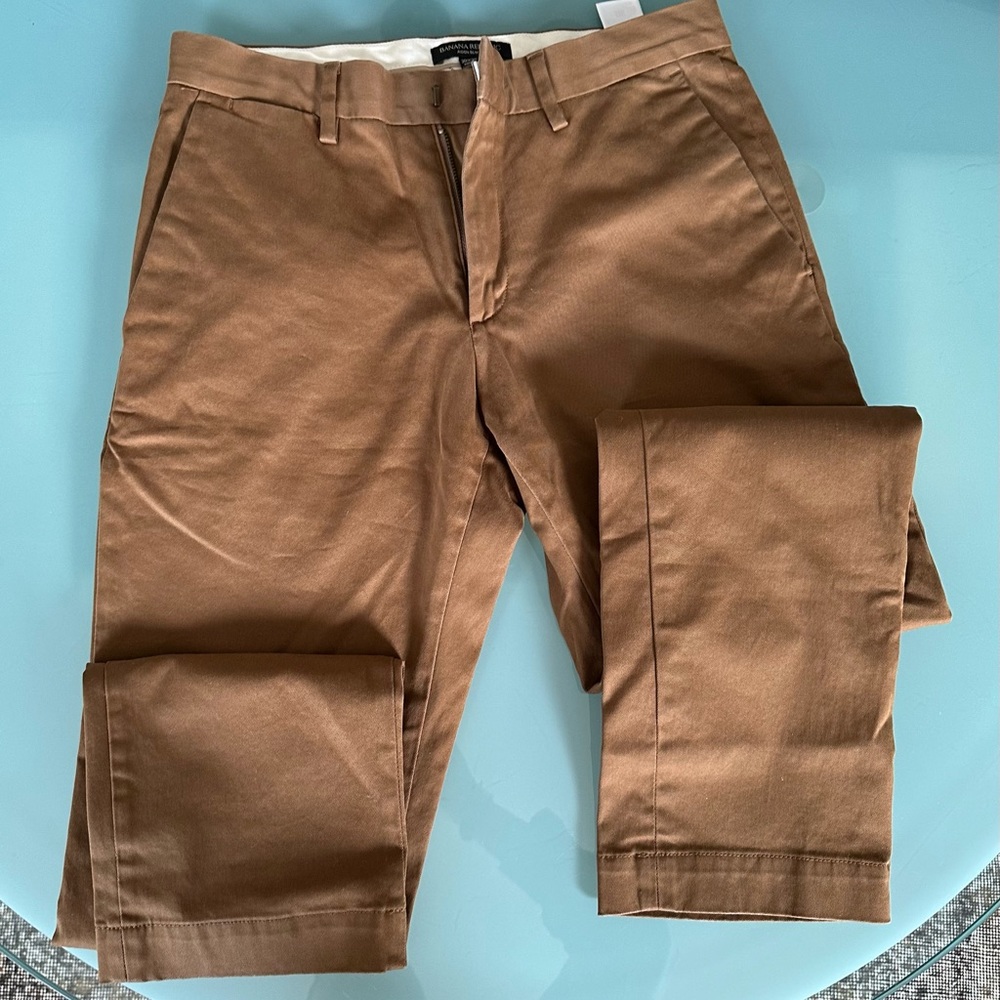 BR men’s flat front chinos - like new
